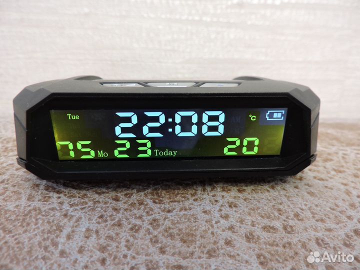 Автомобильные часы на солнечной батареи