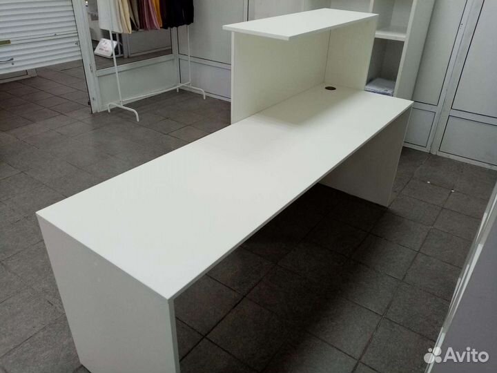 Стойка ресепшн, новая