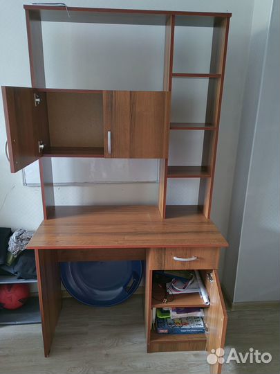 Письменный стол