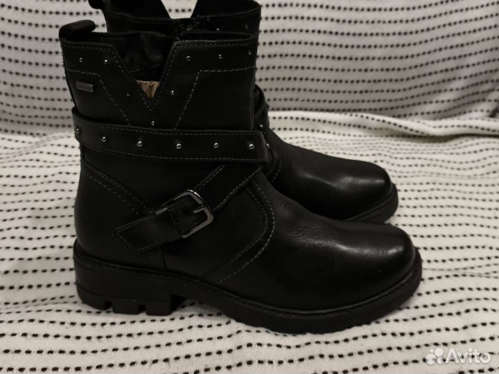 Полусапожки женские новые демисезонные оригинал 35