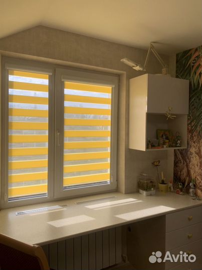 Рулонные шторы «День-ночь» желтый