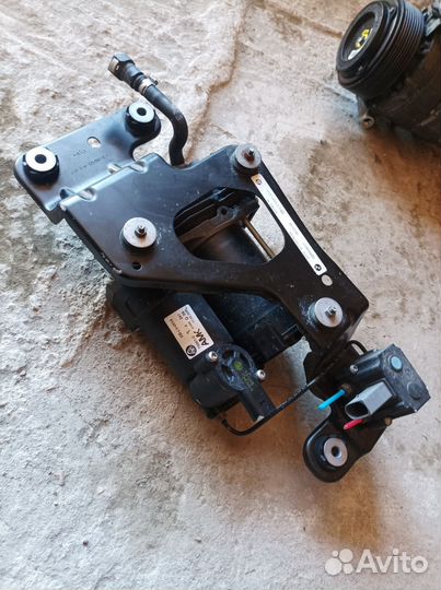 Компрессор пневма BMW X5 E70