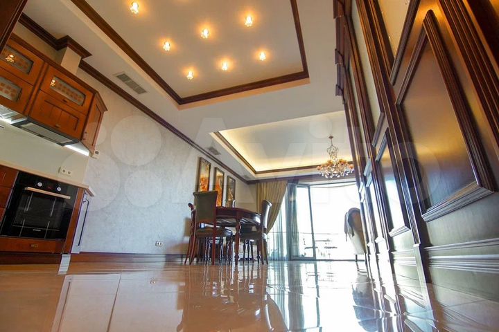 2-к. квартира, 96 м², 14/20 эт.