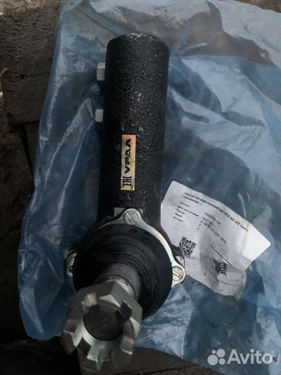 Наконечник рулевой тяги урал-5323 левый в сборе