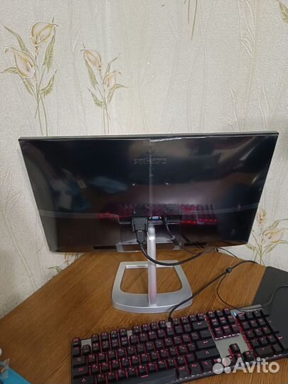 Монитор Philips 24 дюйма