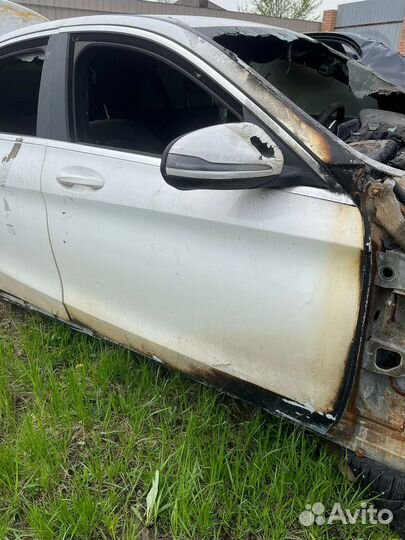 Дверь передняя правая mercedes w205