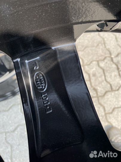 Оригинальные R20 диски на Range Rover