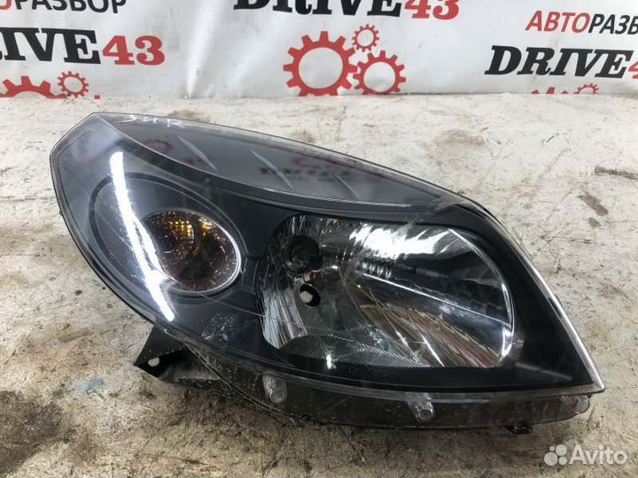 Фара передняя правая Renault Sandero хетчбек 1390