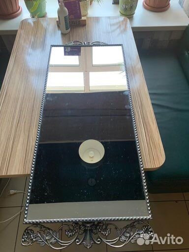 Туалетный столик с зеркалом и подсветкой