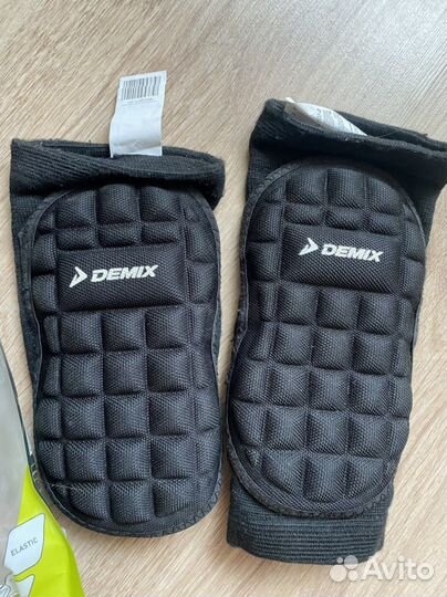 Налокотники воллейбольные demix