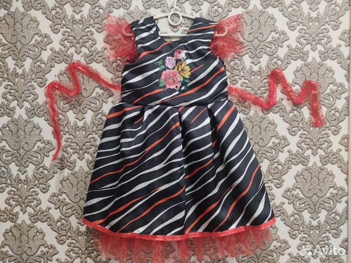 Нарядное платье для девочки 110 116 Модница