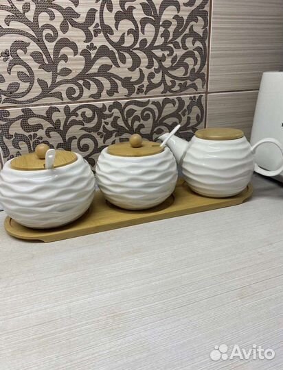 Набор сахарница, чайник, специи