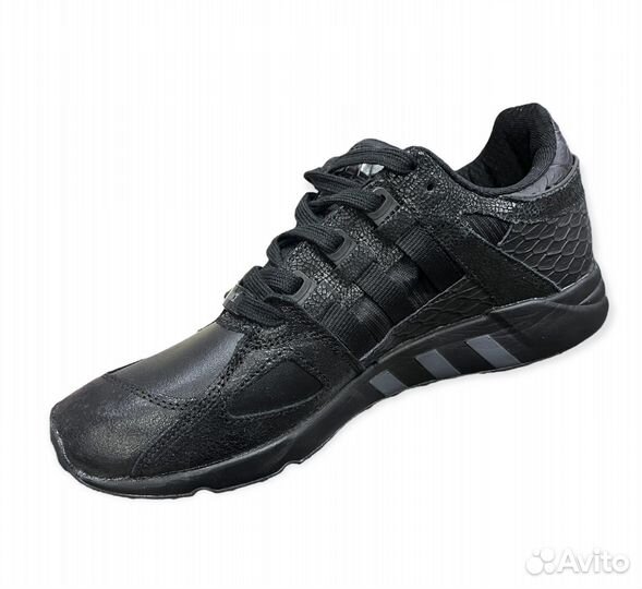 Кроссовки adidas р40-42