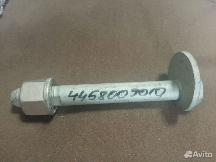 4458009010 Болт регулировки развала передних колес