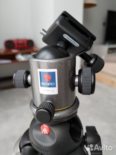 Manfrotto 055prob + голова Benro kb-1