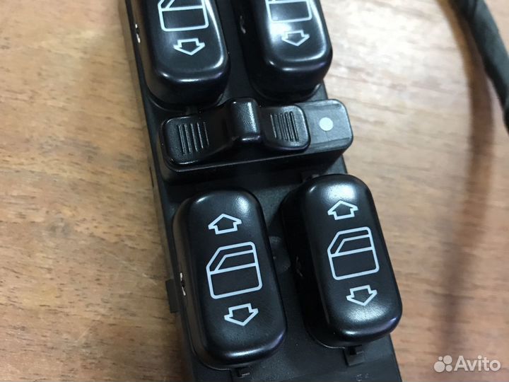 Блок управления стеклоподъемниками Mercedes W220