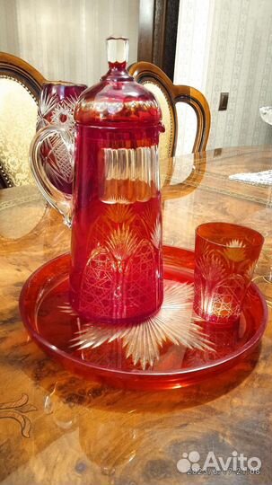 Хрустальный кувшин с крышкой