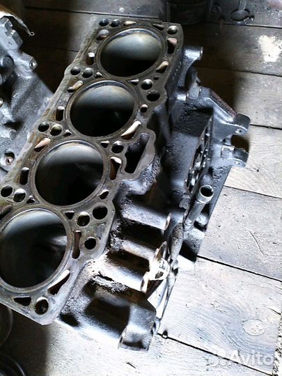 Audi/VW 1,9TDI блок цилиндров 038103021С двс