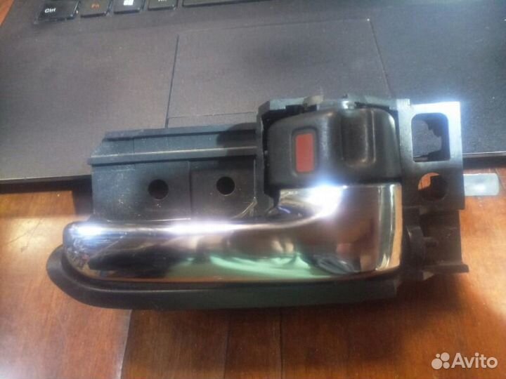 Ручка двери внутренняя правая Toyota Avensis T25