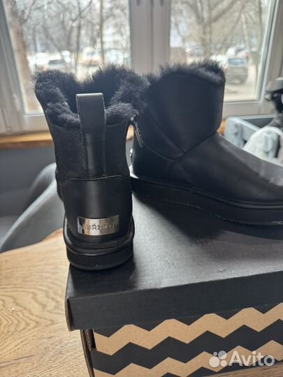 Угги женские кожаные