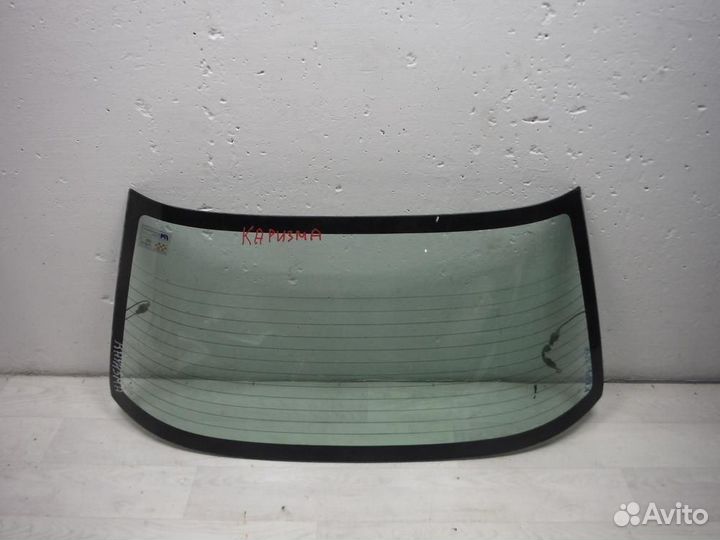Заднее стекло Mitsubishi Carisma