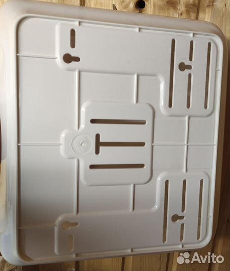 Диспенсер для полотенец tork