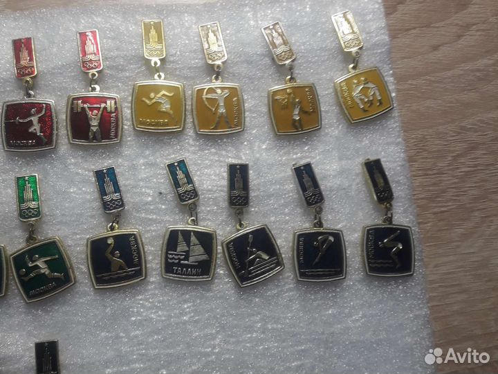 Значки олимпиада 80