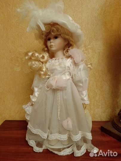 Кукла фарфоровая коллекционная 40см