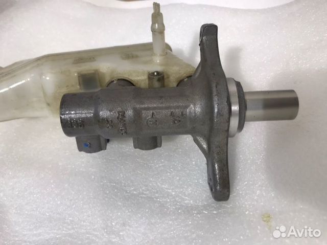 Главный тормозной цилиндр Kia Rio 4 2017