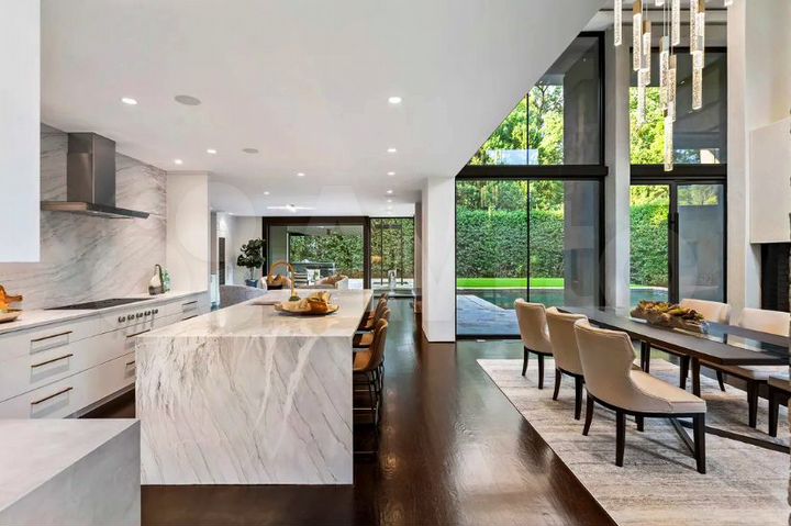 Дача 350 м² на участке 8 сот.