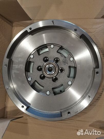 Маховик двухмассовый VAG/Luk/ 415062010 Luk