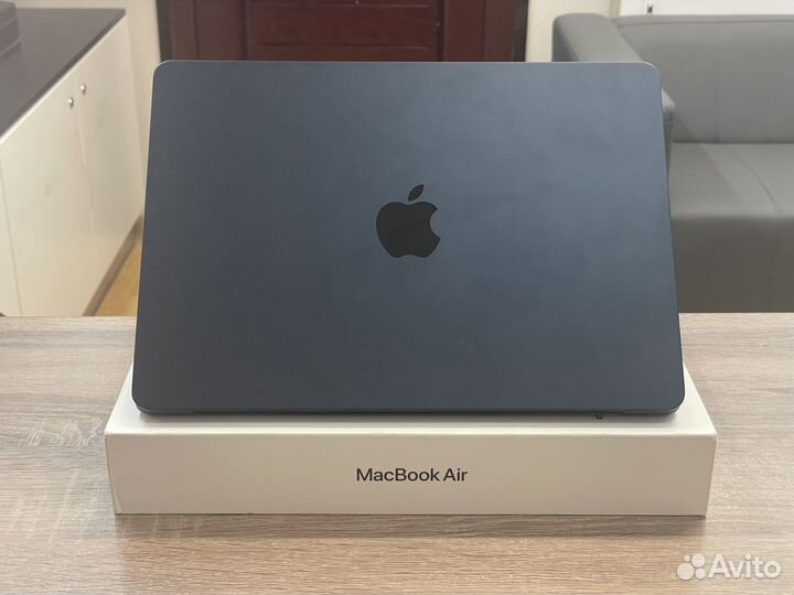 MacBook Air 13 2022 M2/8/256GB