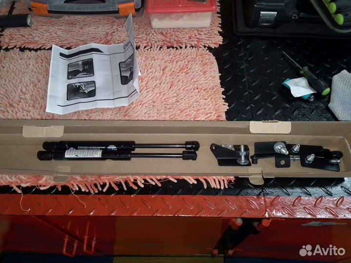 Газовые упоры багажника Гранта седан