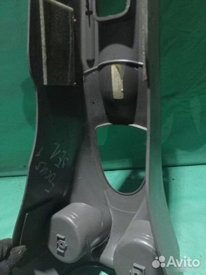 Центральная консоль Ford Focus