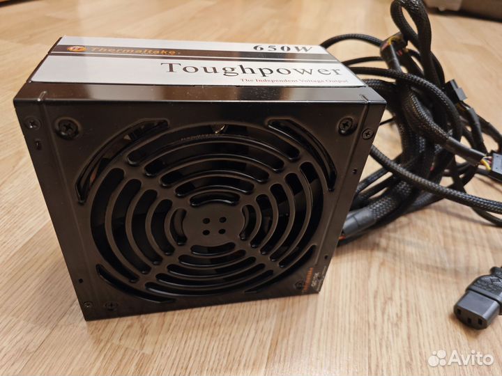 Блок питания Termaltake Toughpower 650w