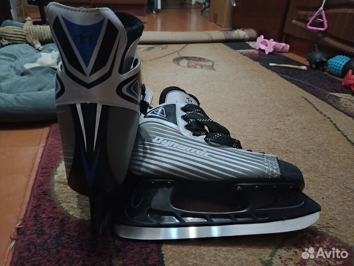 Коньки хоккейные