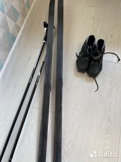 Беговые лыжи