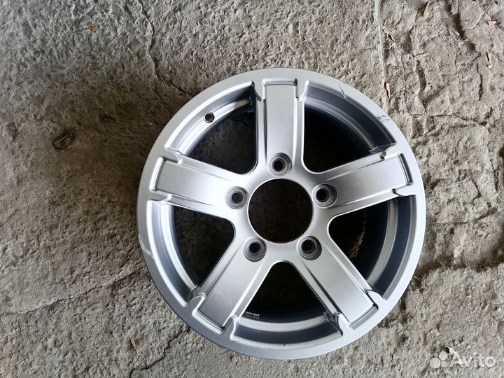 Диск литой r15 Chevrolet Niva