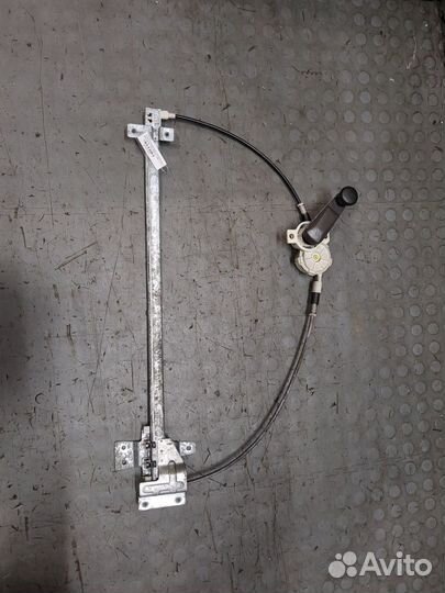 Стеклоподъемник механический Mercedes Vito W638, 2002