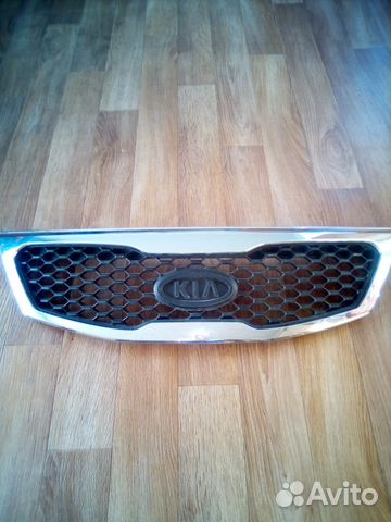 Продаю решотку радиатора оригинал киа соренто