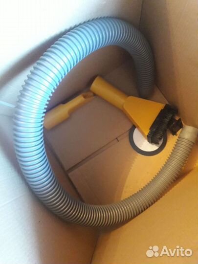 Автомобильный пылесос