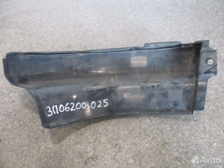 Накладка под фарой правая Scania 1438564