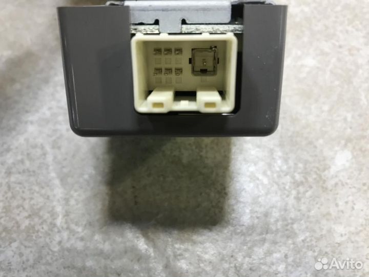 Блок электронный Toyota Corolla 150 ZRE151