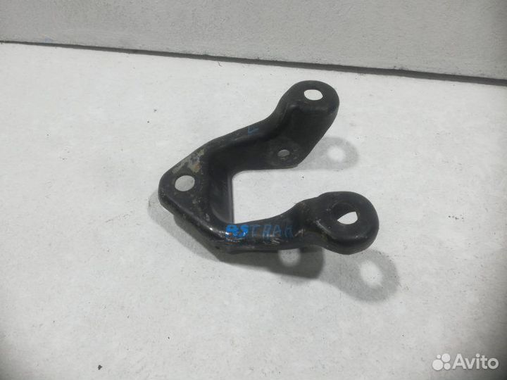 Кронштейн задней балки задний левый Opel Astra H