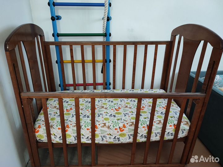 Детская кроватка