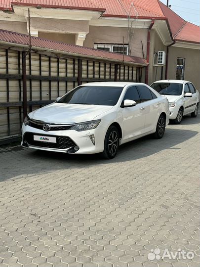 Toyota Camry, 2016