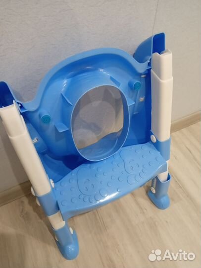 Складное сиденье на унитаз