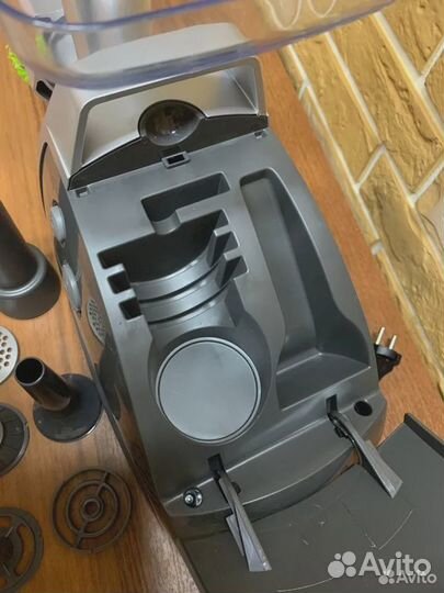 Мясорубка электрическая Moulinex HV8 ME687832