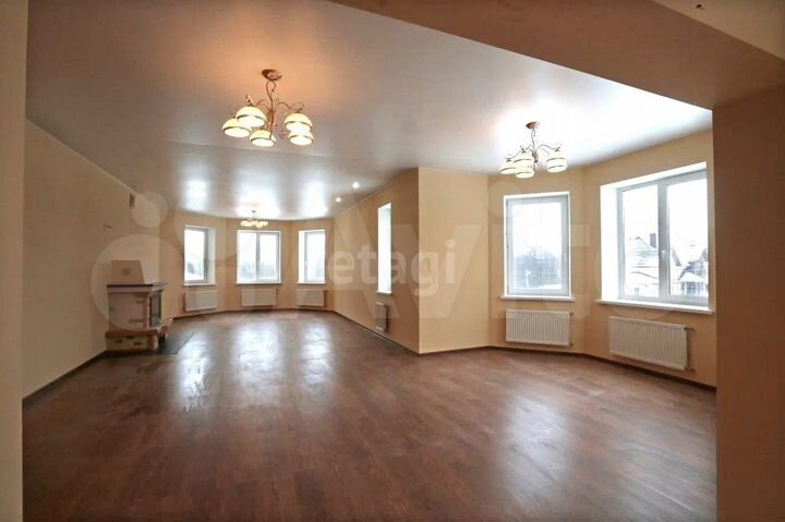 Коттедж 699 м² на участке 20,7 сот.