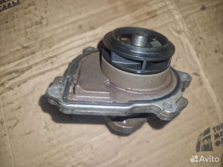 Помпа Опель астра j 1.6